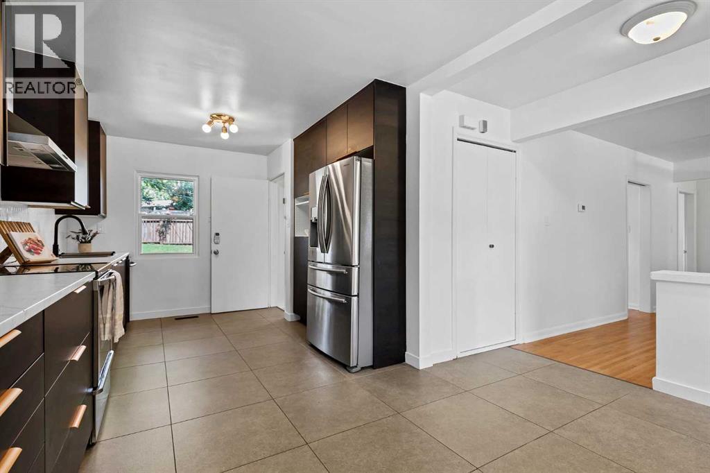 528 40 Avenue Nw, Calgary, Alberta  T2K 0E6 - Photo 9 - A2341932