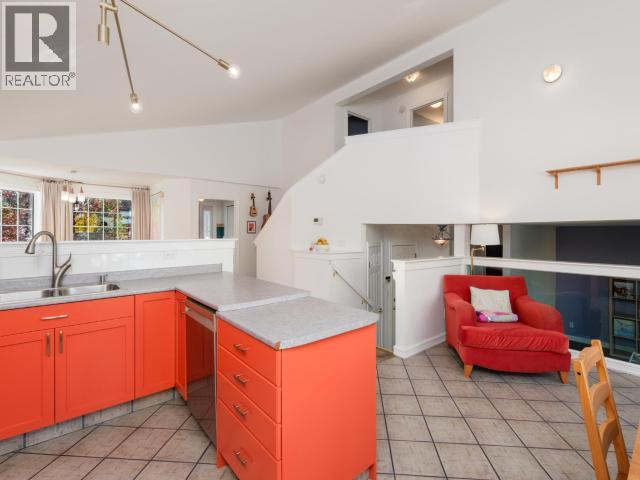 11 LAZULITE DRIVE photo 17