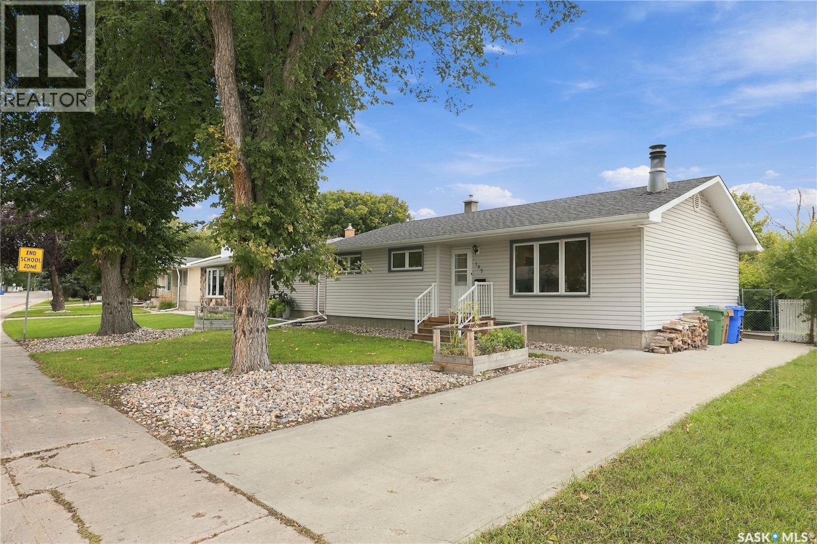 195 Wells Street, Regina, Saskatchewan  S4R 5Z6 - Photo 2 - SK048346