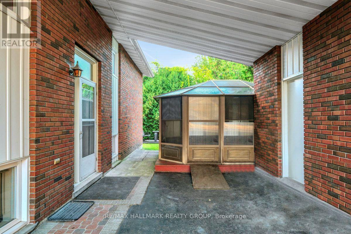 175 Carillon Street, Ottawa, Ontario  K1L 5X9 - Photo 3 - X13793090
