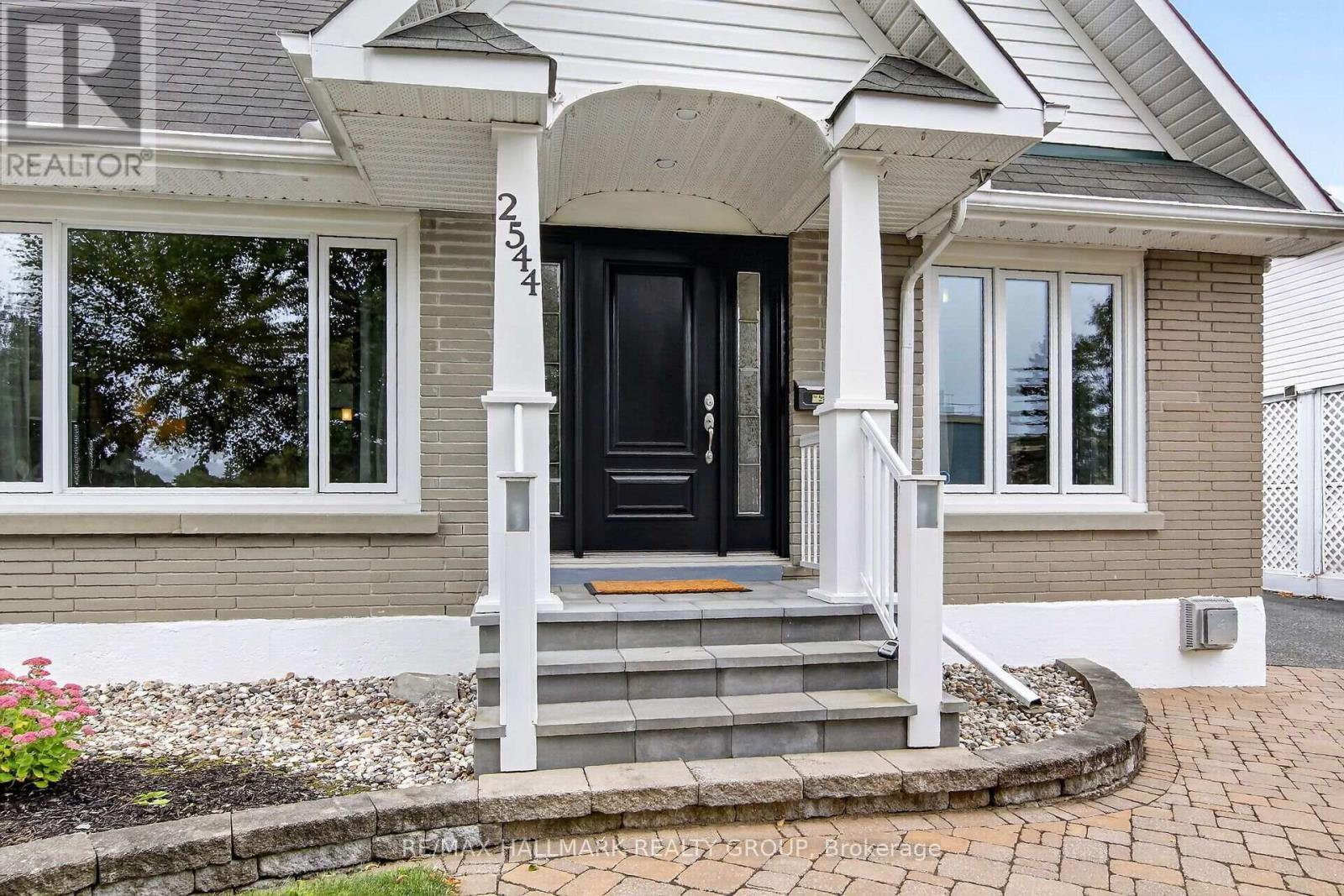 2544 Severn Avenue, Ottawa, Ontario  K2B 7V7 - Photo 3 - X13793166