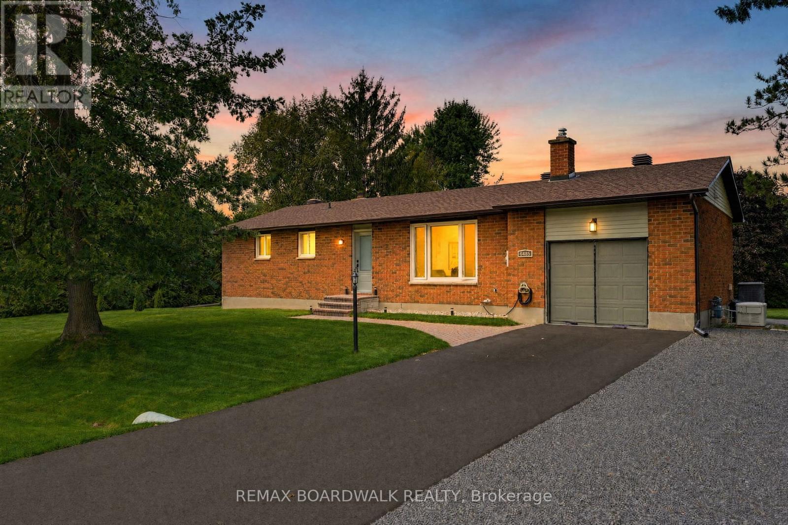 6485 Doctor Blair Crescent, Ottawa, Ontario  K0A 2T0 - Photo 1 - X13793180