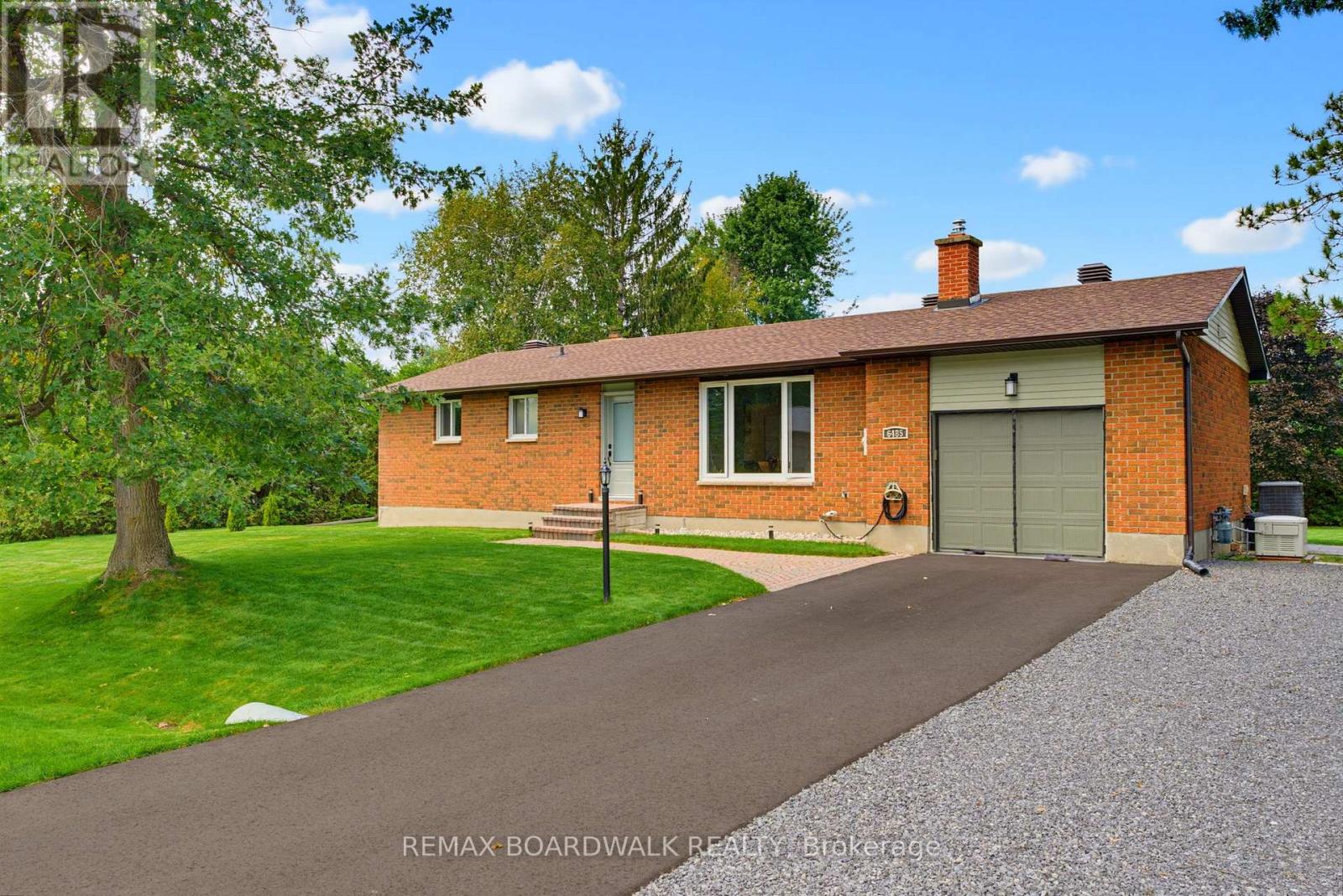 6485 Doctor Blair Crescent, Ottawa, Ontario  K0A 2T0 - Photo 2 - X13793180