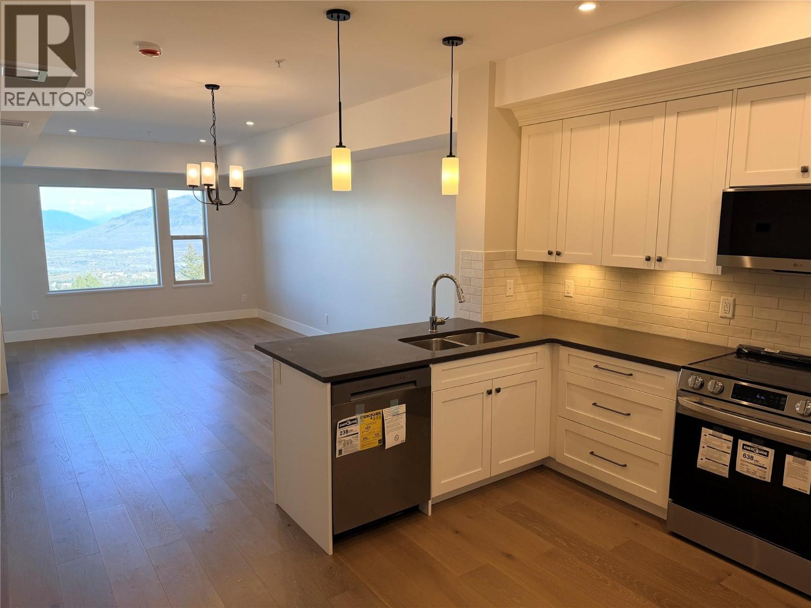 2171 Van Horne Drive Unit# 101, Kamloops, British Columbia  V1S 0E2 - Photo 2 - 10400529