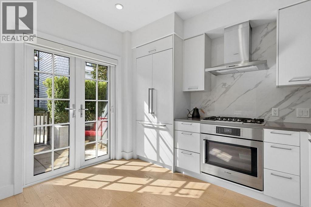 12 1133 Ridgewood Drive, North Vancouver, British Columbia  V7R 0A4 - Photo 10 - R3166127