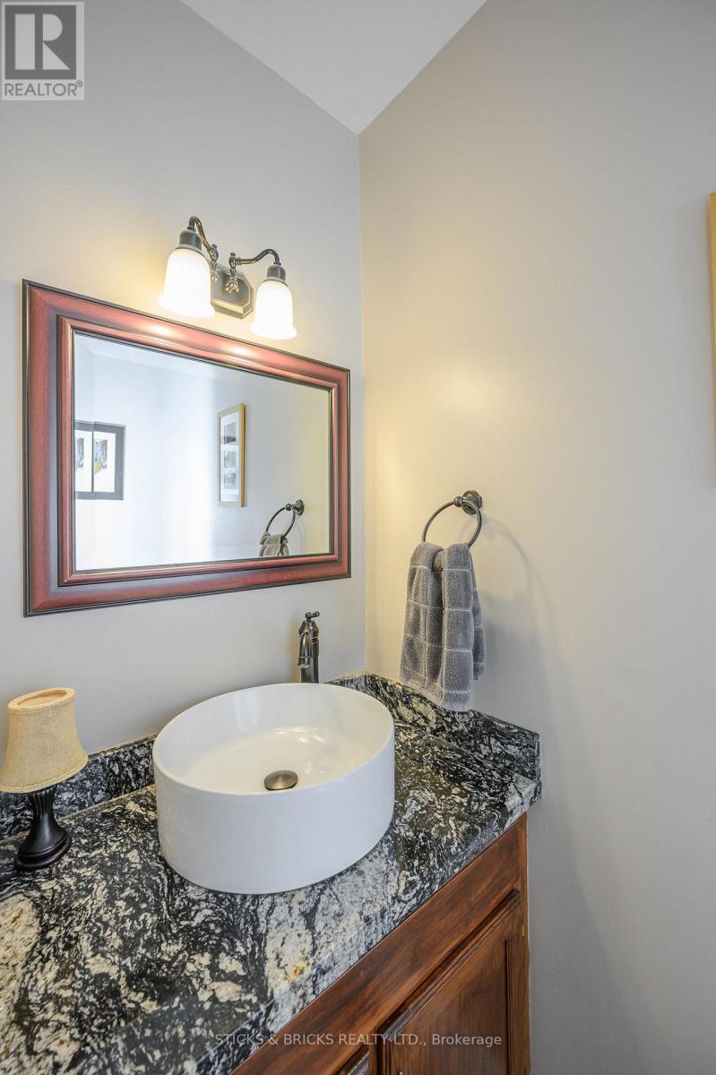 7102 Burbank Crescent, Niagara Falls, Ontario  L2J 4E7 - Photo 15 - X13762788