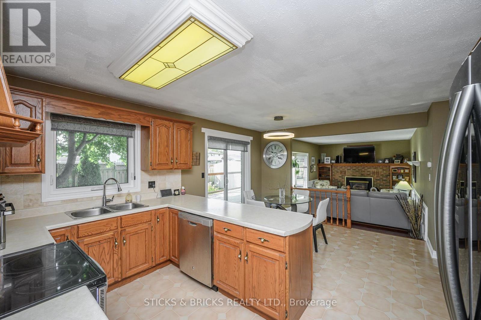 7102 Burbank Crescent, Niagara Falls, Ontario  L2J 4E7 - Photo 11 - X13762788