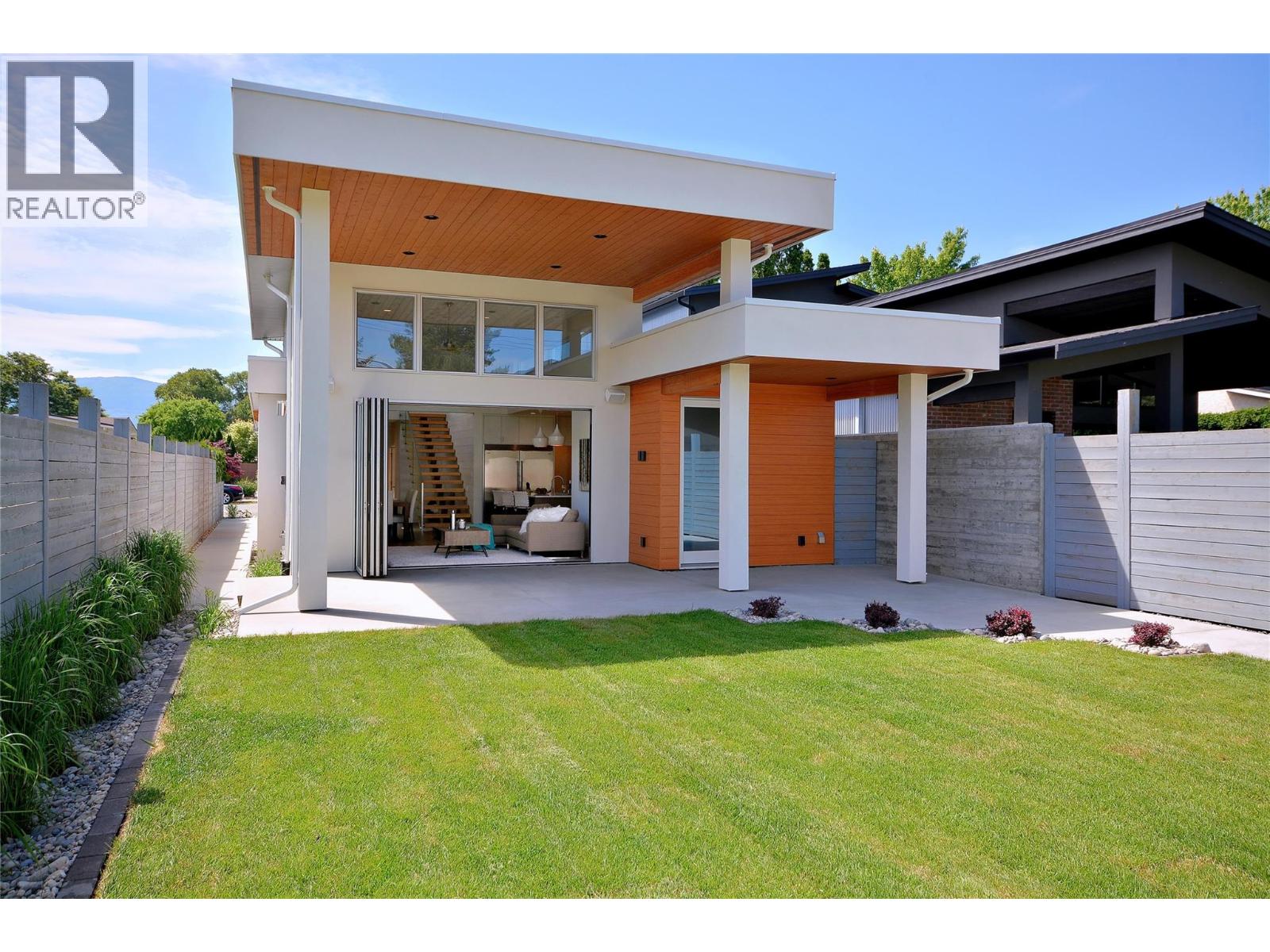 488 Morrison Avenue, Kelowna, British Columbia  V1Y 5E2 - Photo 2 - 10400966