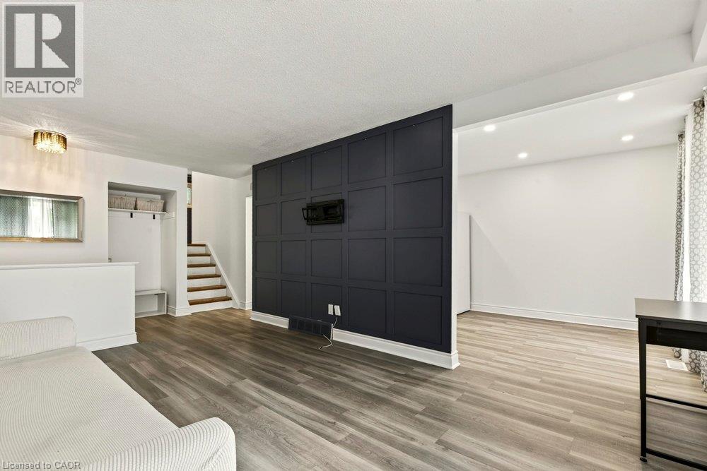 27 Gretna Court, Hamilton, Ontario  L9C 4V1 - Photo 7 - 40863648
