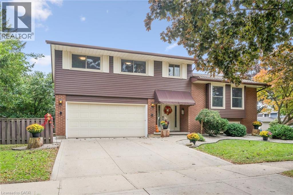 21 Colebrook Court, Kitchener, Ontario  N2E 1Y8 - Photo 2 - 40859660