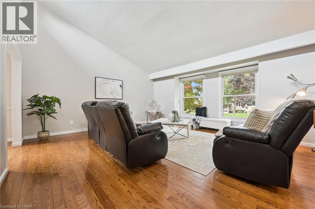 21 Colebrook Court, Kitchener, Ontario  N2E 1Y8 - Photo 6 - 40859660