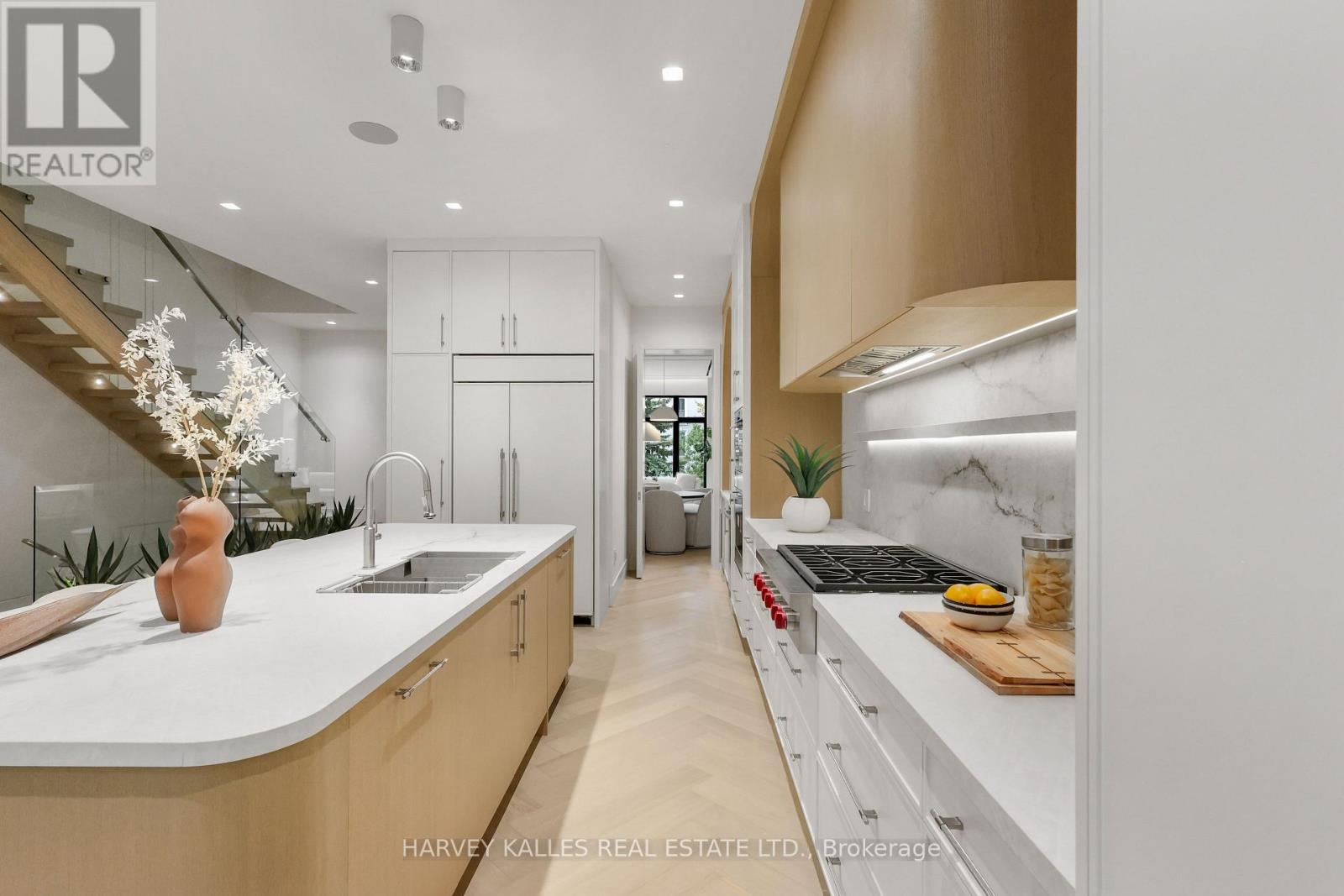 108 Heath Street W, Toronto, Ontario  M4V 1T6 - Photo 14 - C13793092