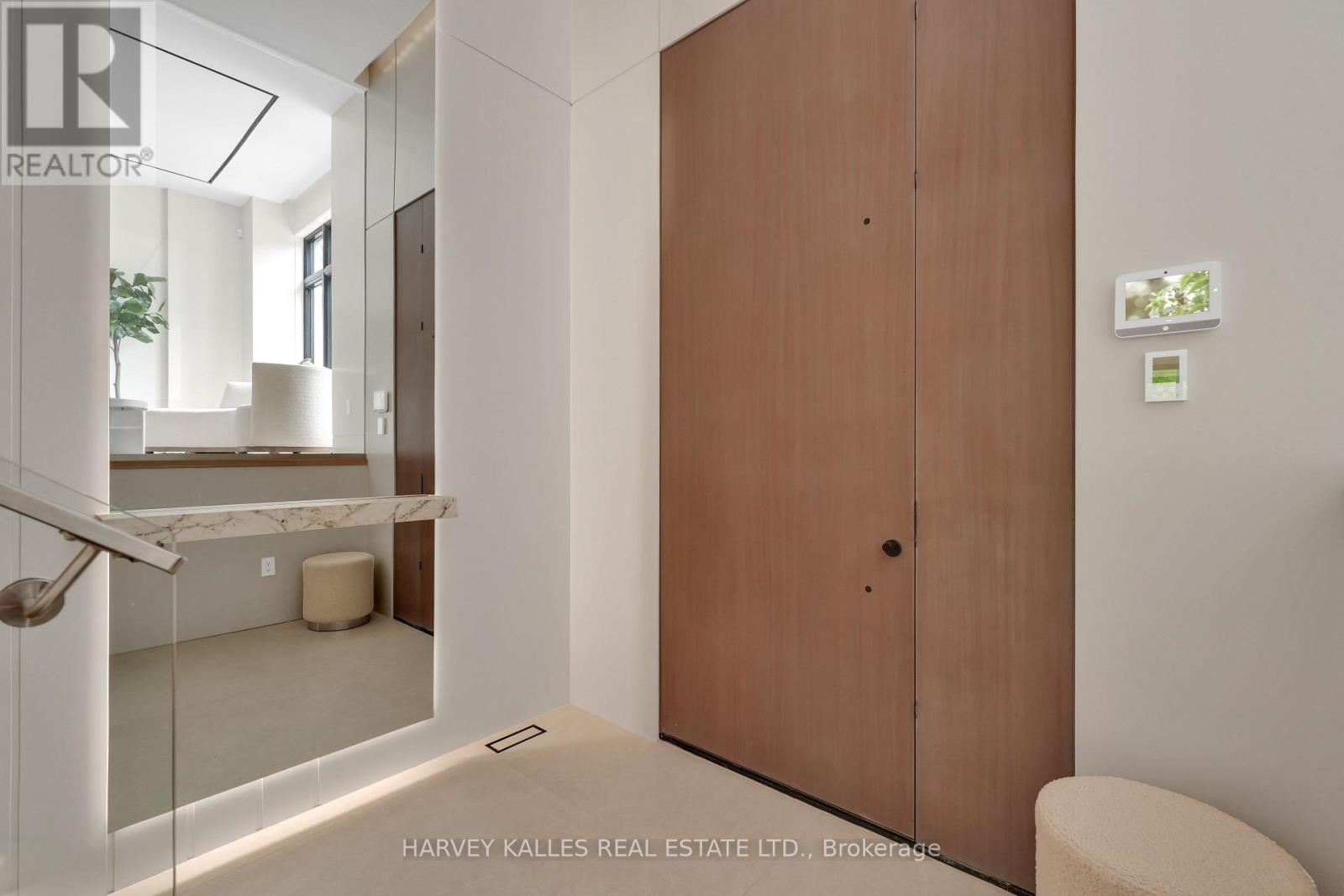 108 Heath Street W, Toronto, Ontario  M4V 1T6 - Photo 3 - C13793092