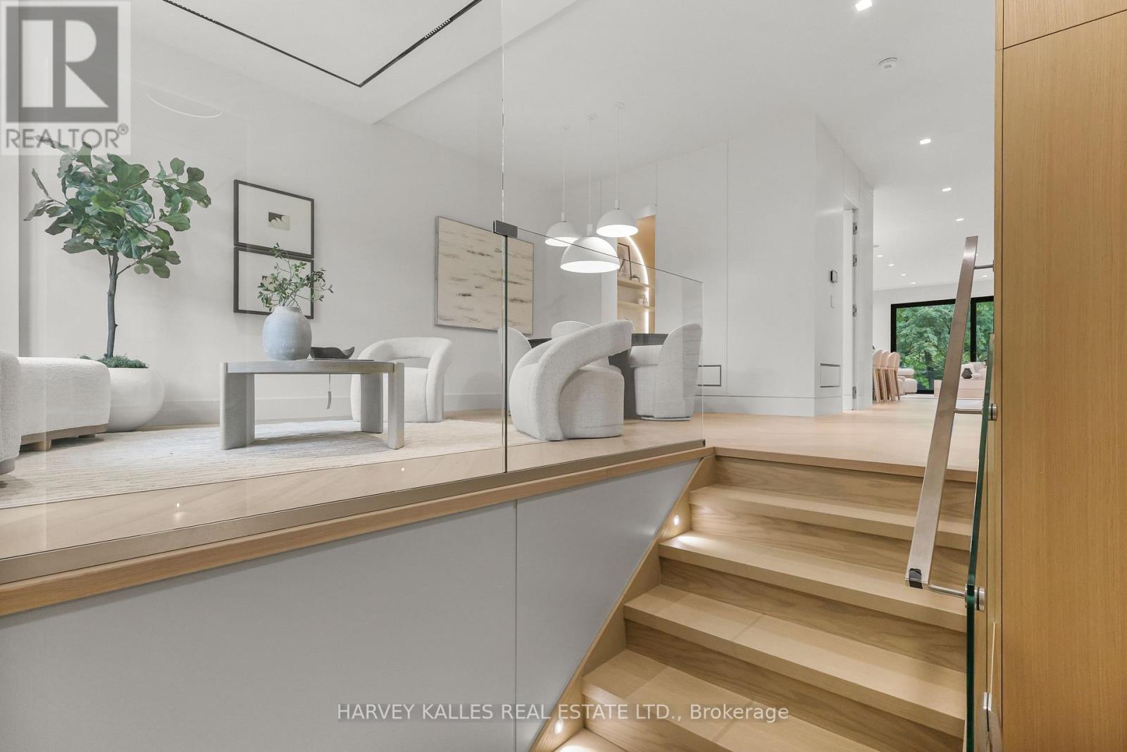 108 Heath Street W, Toronto, Ontario  M4V 1T6 - Photo 4 - C13793092