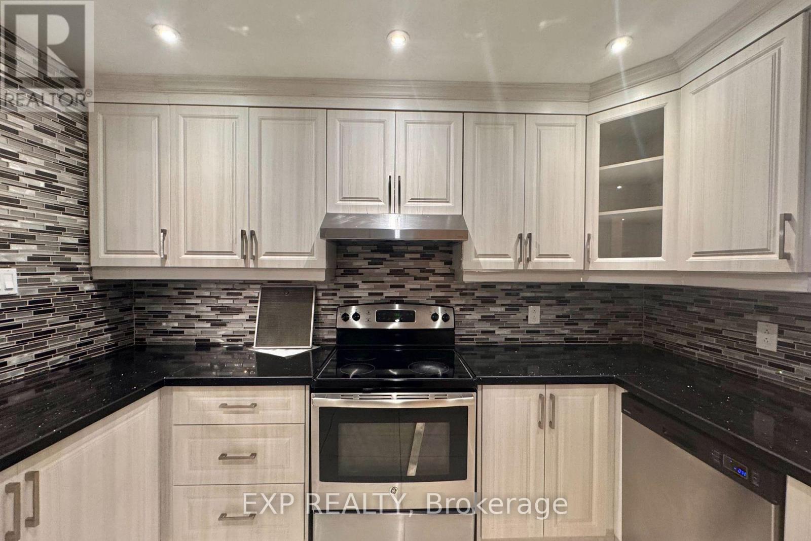 69 Hollyhedge Drive, Toronto, Ontario  M1J 1X4 - Photo 5 - E13793208