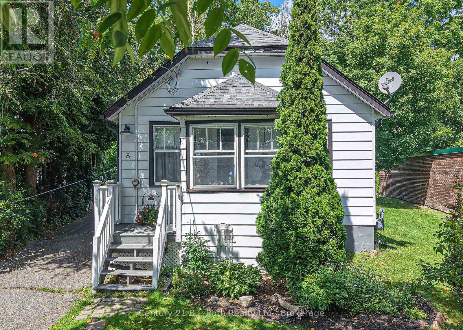 8 Dunn Avenue, Orillia, Ontario  L3V 2N9 - Photo 2 - S13791572