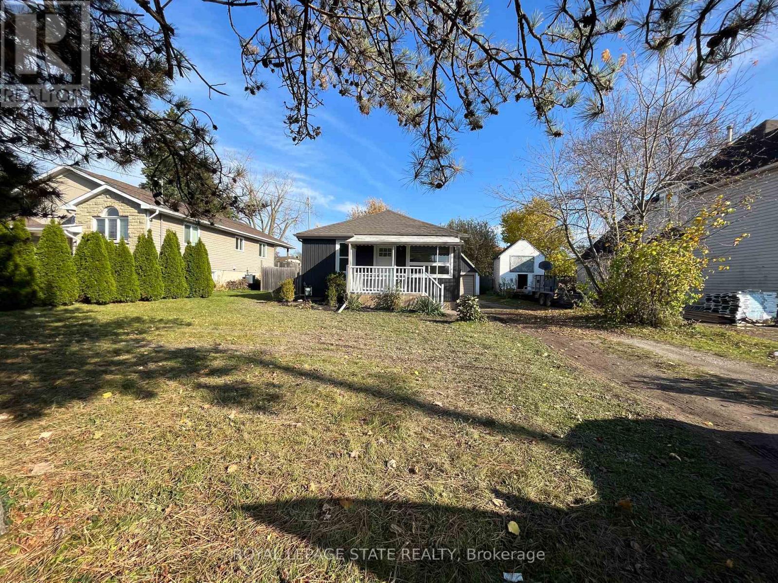 6316 Montrose Road, Niagara Falls, Ontario  L2H 1L6 - Photo 2 - X13793144