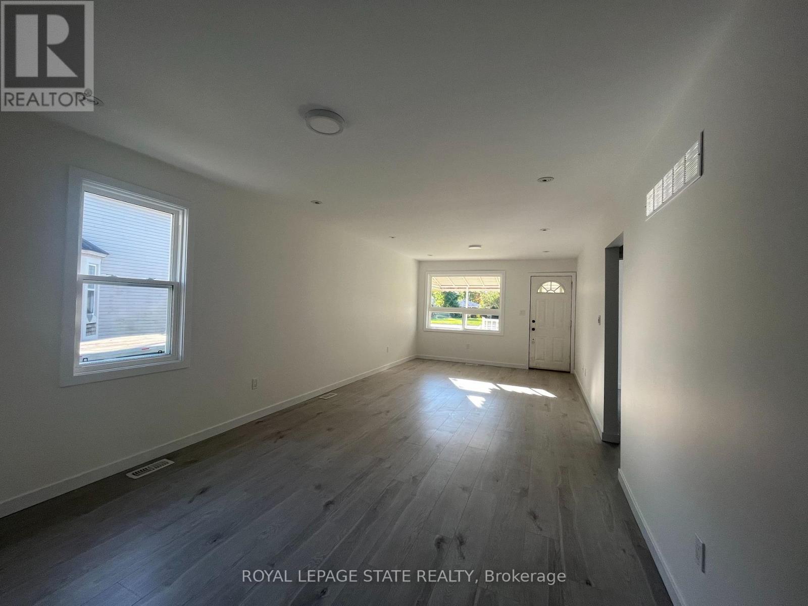 6316 Montrose Road, Niagara Falls, Ontario  L2H 1L6 - Photo 3 - X13793144