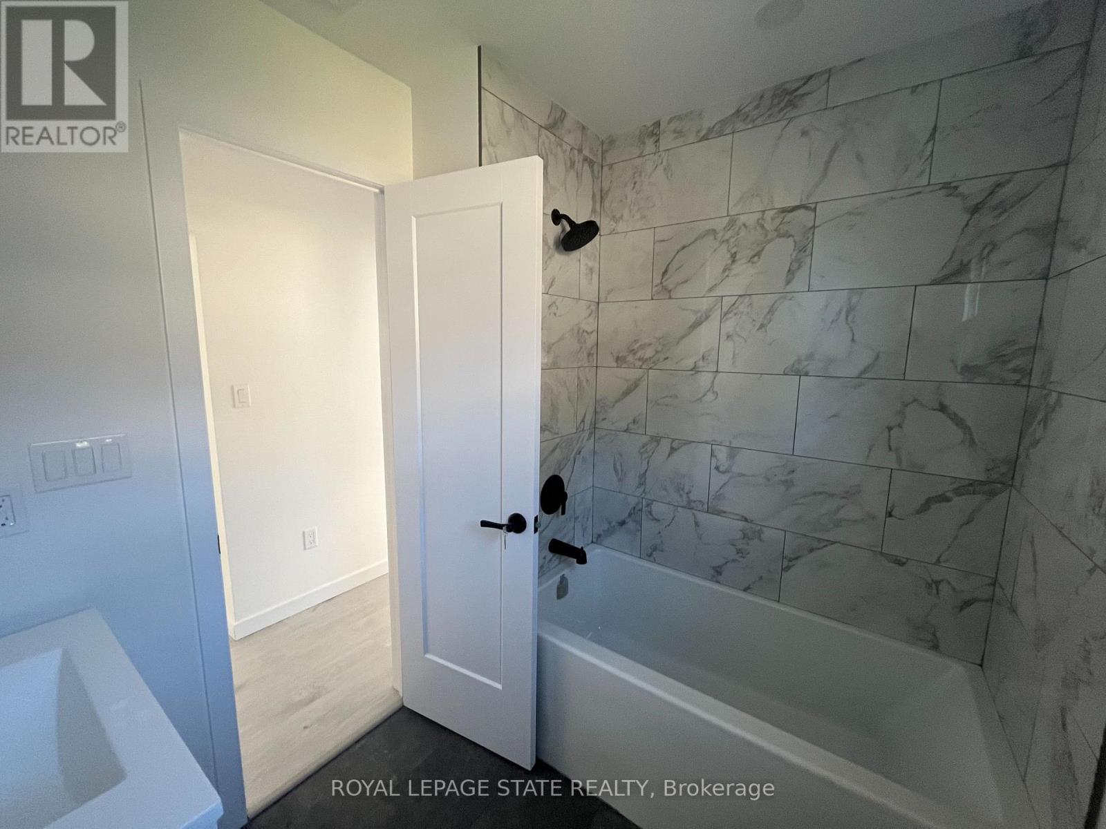 6316 Montrose Road, Niagara Falls, Ontario  L2H 1L6 - Photo 9 - X13793144