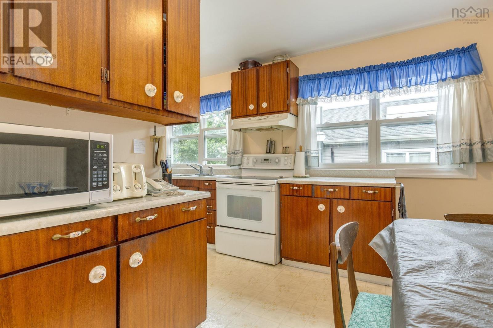 31 Auburn Avenue, Halifax, Nova Scotia  B3R 1K4 - Photo 7 - 202623519