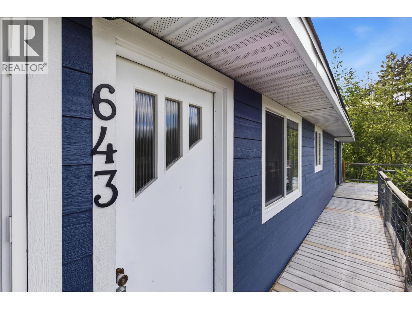 643 HODGSON ROAD, Esler / Dog Creek, British Columbia