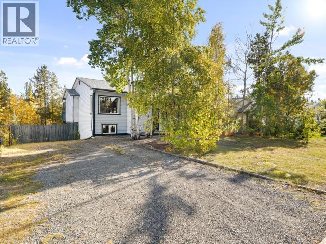 22 GARNET CRESCENT photo 2