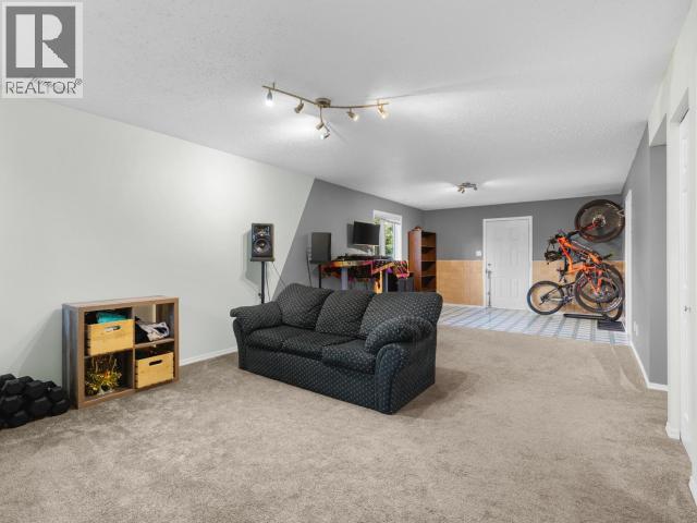 22 GARNET CRESCENT photo 19