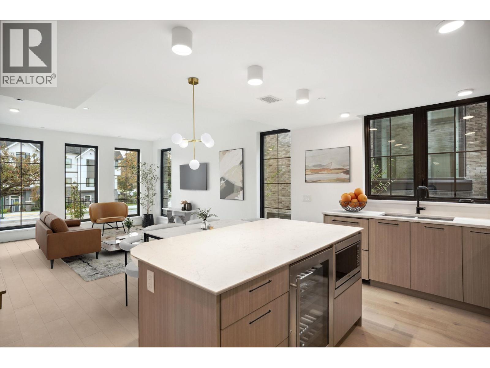 101 157 W KING EDWARD AVENUE, Vancouver, British Columbia