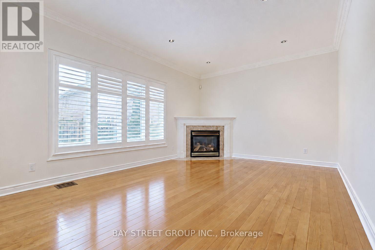 25 Greenshire Street, Richmond Hill, Ontario  L4B 4V3 - Photo 6 - N13788054