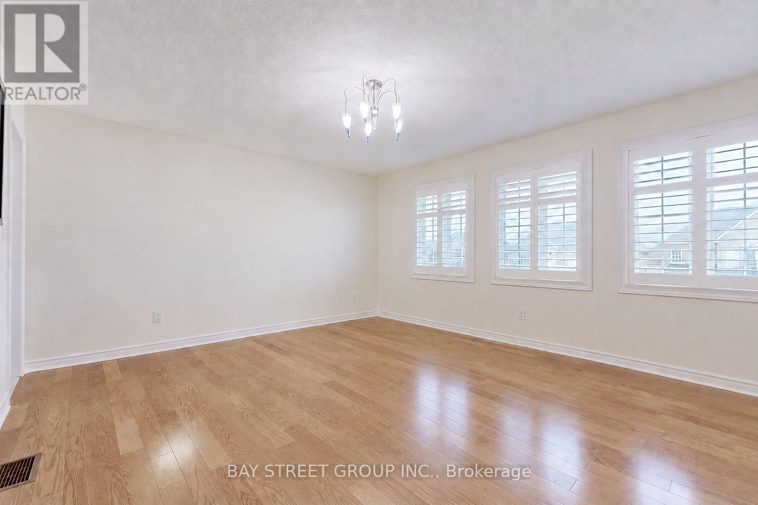 25 Greenshire Street, Richmond Hill, Ontario  L4B 4V3 - Photo 10 - N13788054