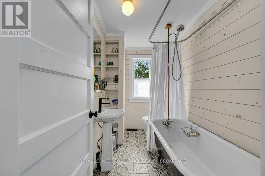 384 Barrie Street, Kingston, Ontario  K7K 3T4 - Photo 20 - X13793296