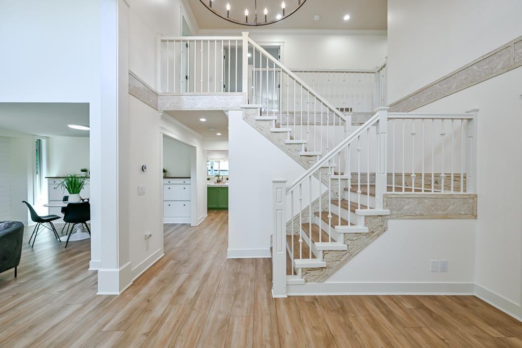 9709 Crown Crescent, Surrey, British Columbia  V3V 2T7 - Photo 4 - R3166328