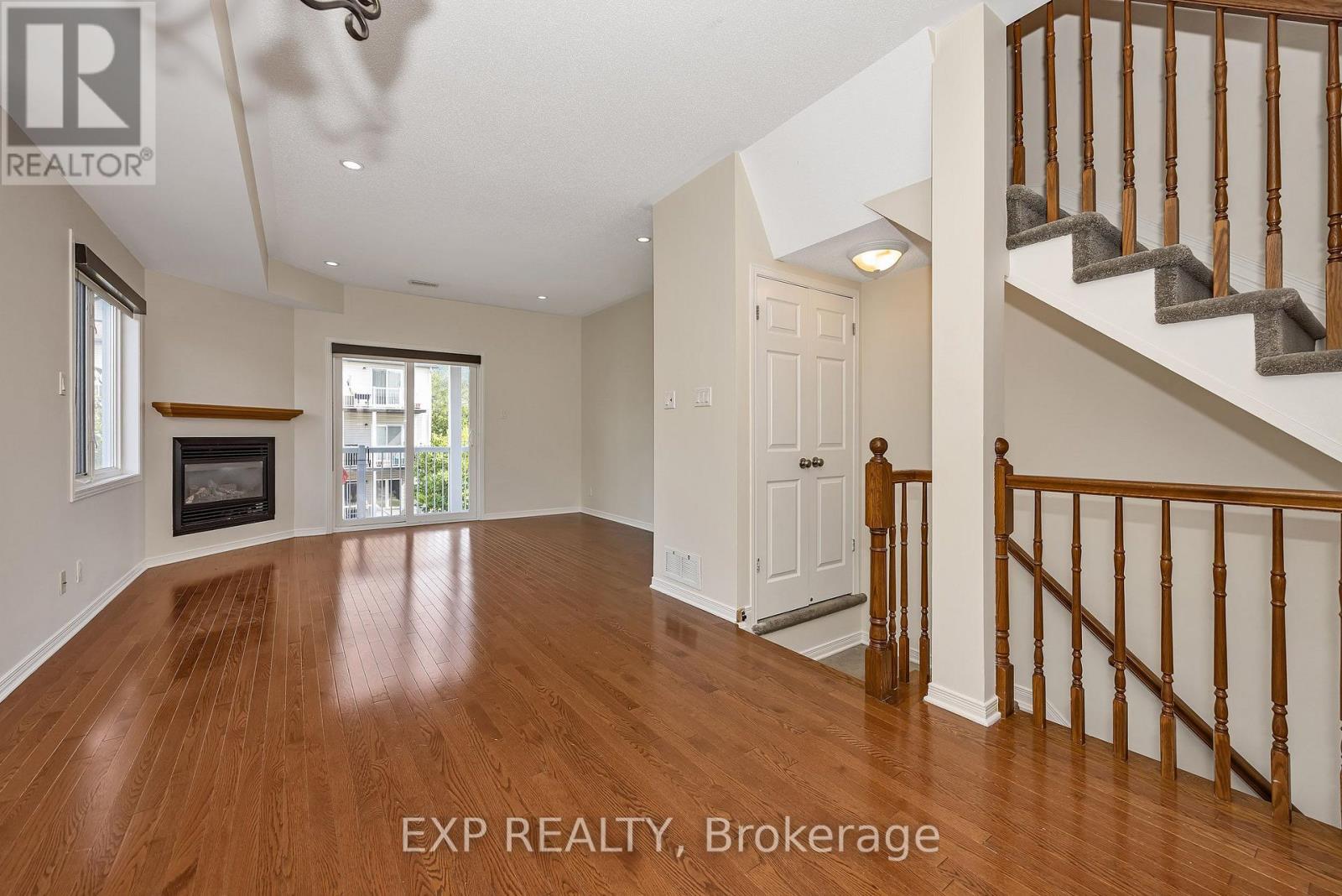 295 - 29 Jardin Private E, Ottawa, Ontario  K1K 2V6 - Photo 2 - X13793402