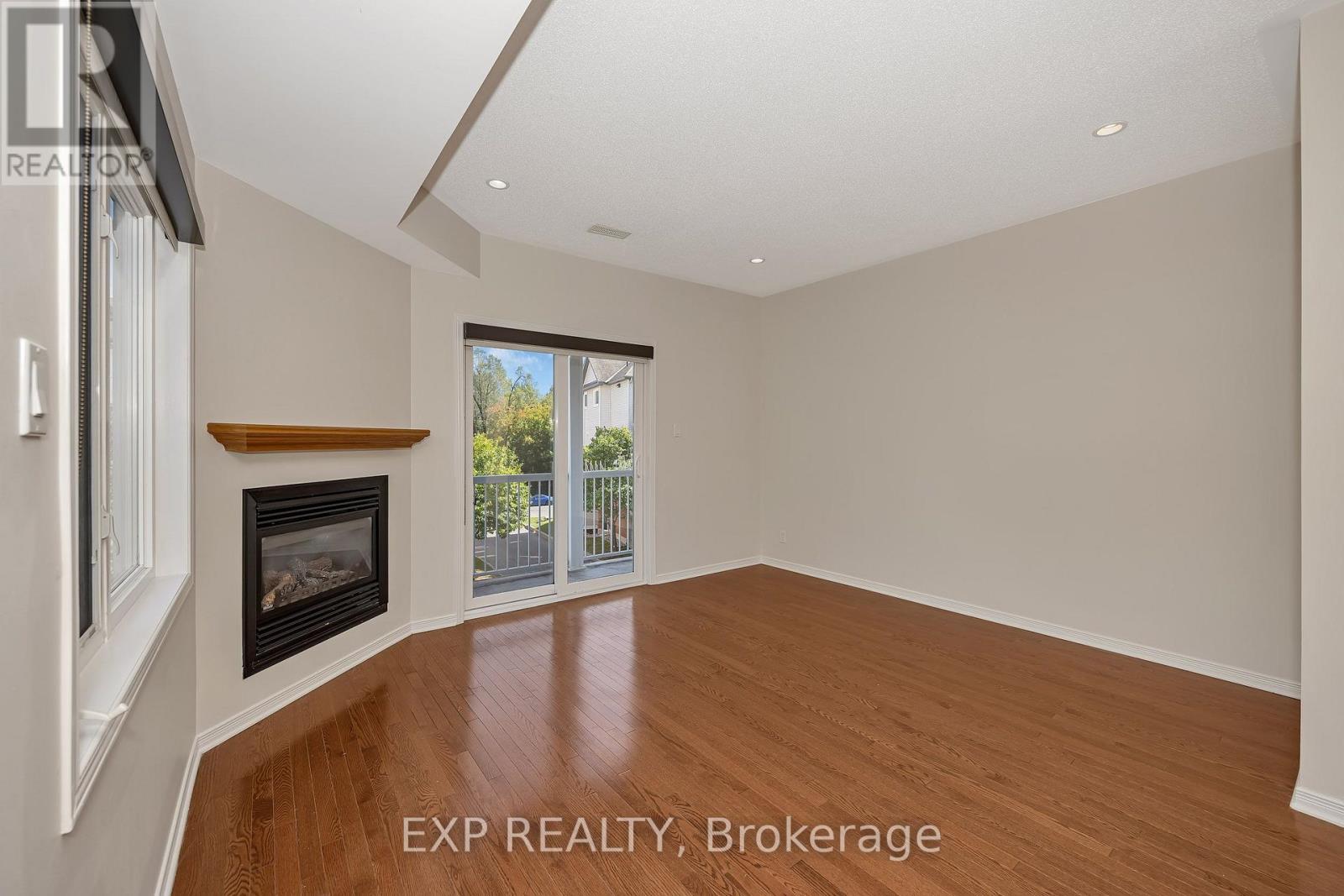 295 - 29 Jardin Private E, Ottawa, Ontario  K1K 2V6 - Photo 3 - X13793402