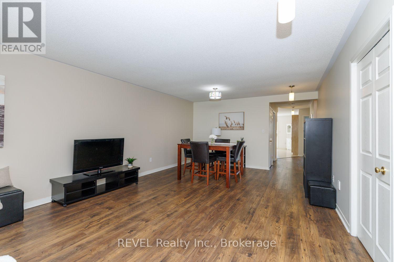 4 Saddler Street, Pelham, Ontario  L3E 0N8 - Photo 5 - X13793424