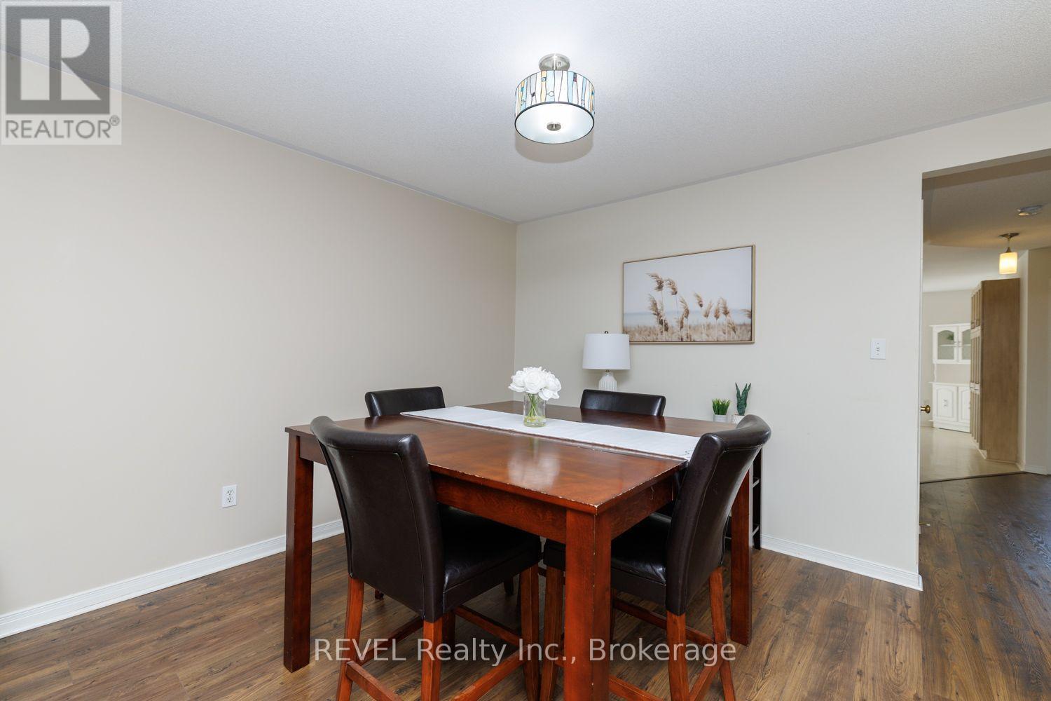 4 Saddler Street, Pelham, Ontario  L3E 0N8 - Photo 9 - X13793424