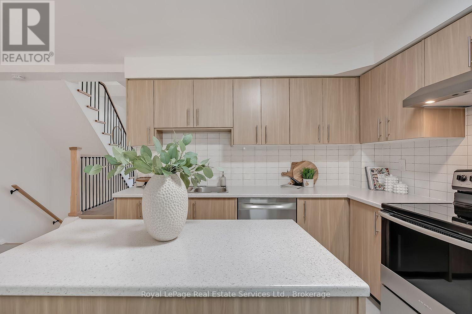 2403 Delkus Crescent, Mississauga, Ontario  L5A 1K8 - Photo 12 - W13793308