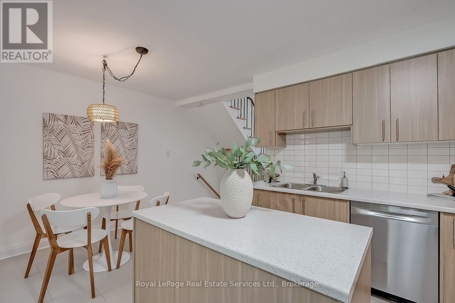 2403 Delkus Crescent, Mississauga, Ontario  L5A 1K8 - Photo 13 - W13793308