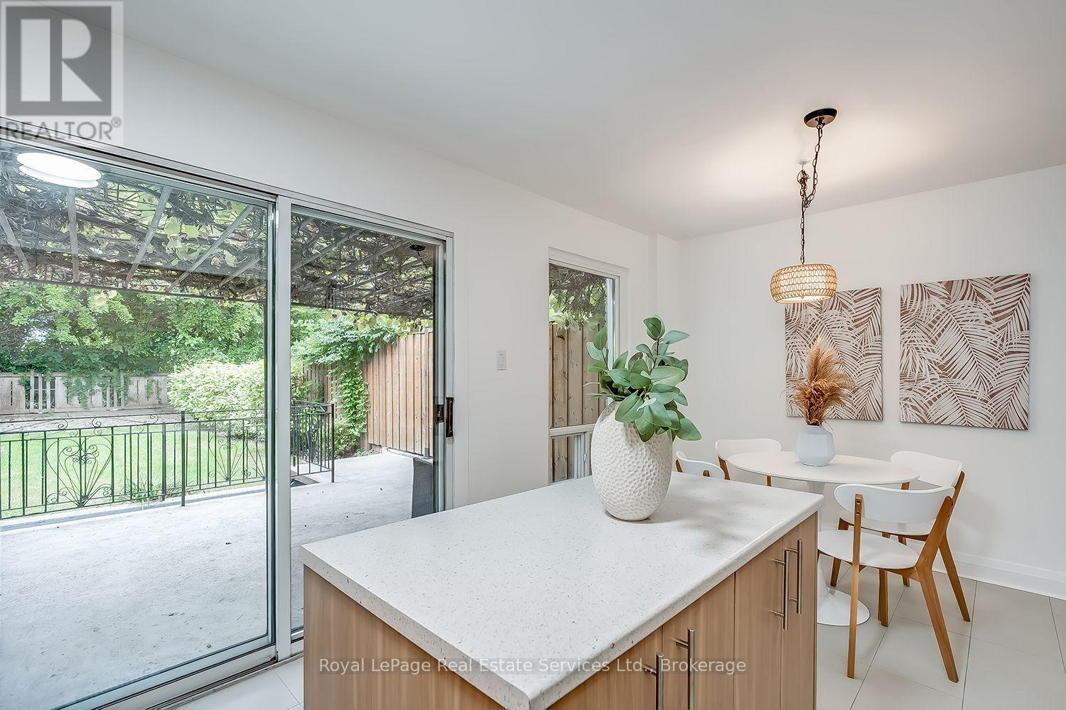 2403 Delkus Crescent, Mississauga, Ontario  L5A 1K8 - Photo 14 - W13793308