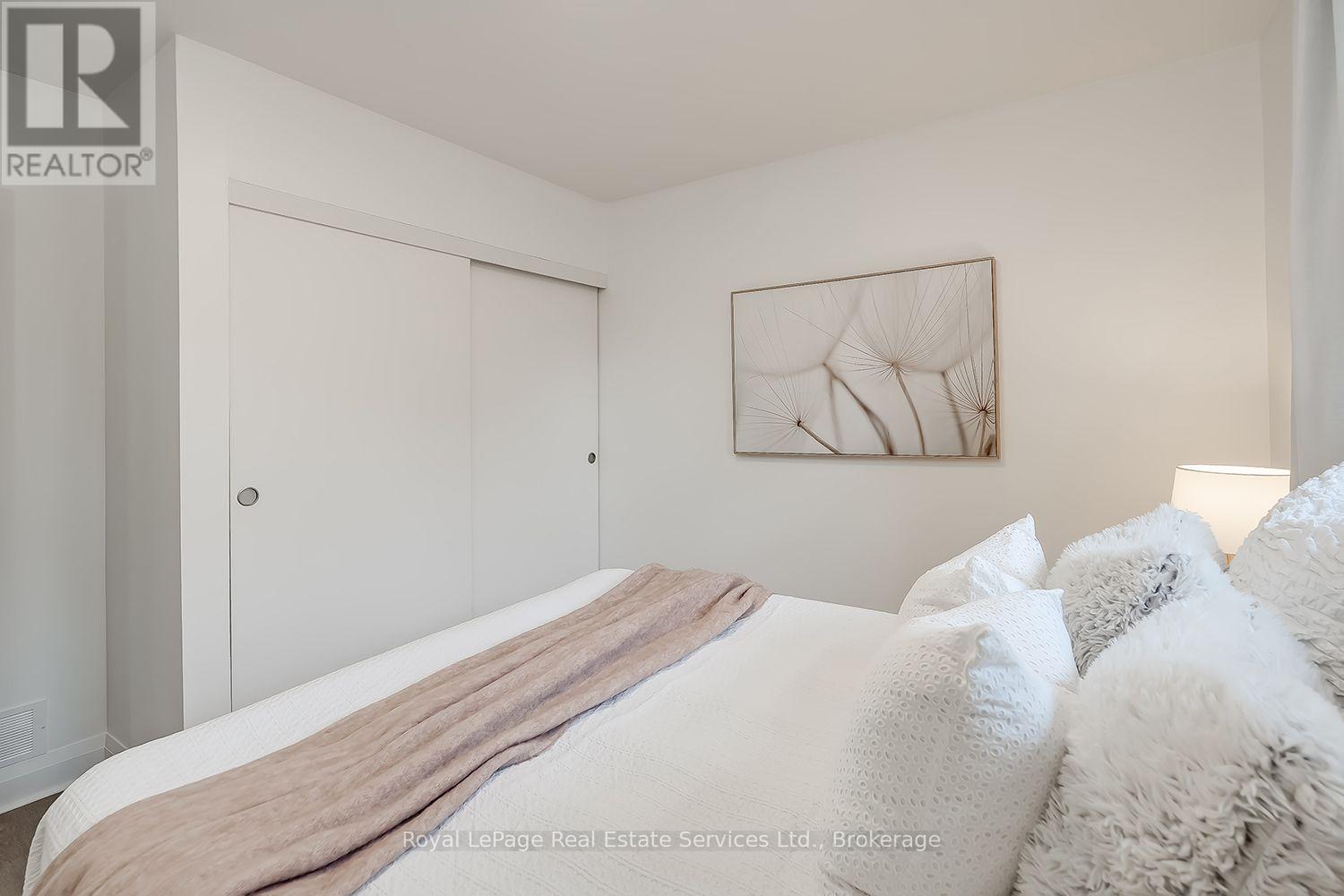 2403 Delkus Crescent, Mississauga, Ontario  L5A 1K8 - Photo 17 - W13793308