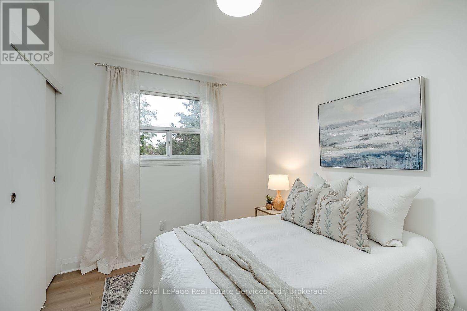 2403 Delkus Crescent, Mississauga, Ontario  L5A 1K8 - Photo 19 - W13793308