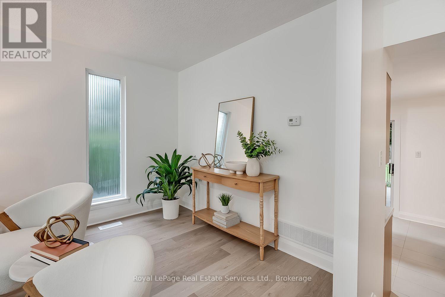 2403 Delkus Crescent, Mississauga, Ontario  L5A 1K8 - Photo 9 - W13793308