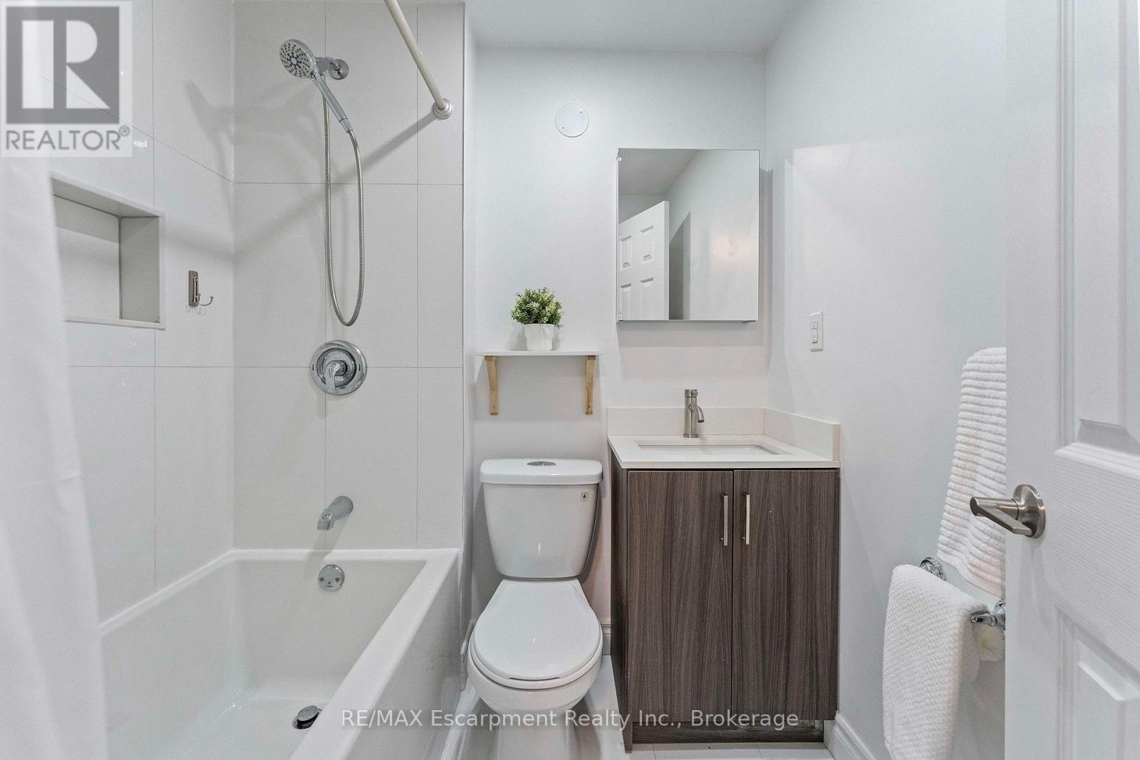 18 - 1060 Walden Circle, Mississauga, Ontario  L5J 4J9 - Photo 37 - W13793462