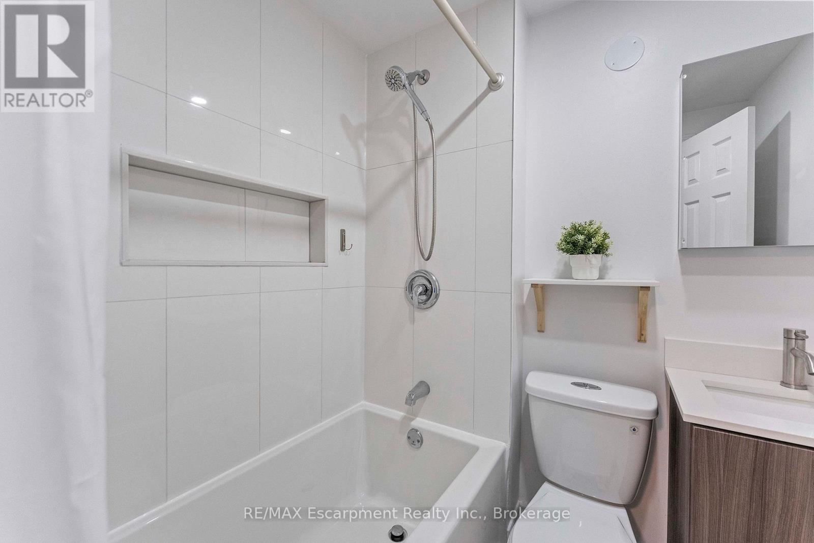 18 - 1060 Walden Circle, Mississauga, Ontario  L5J 4J9 - Photo 38 - W13793462