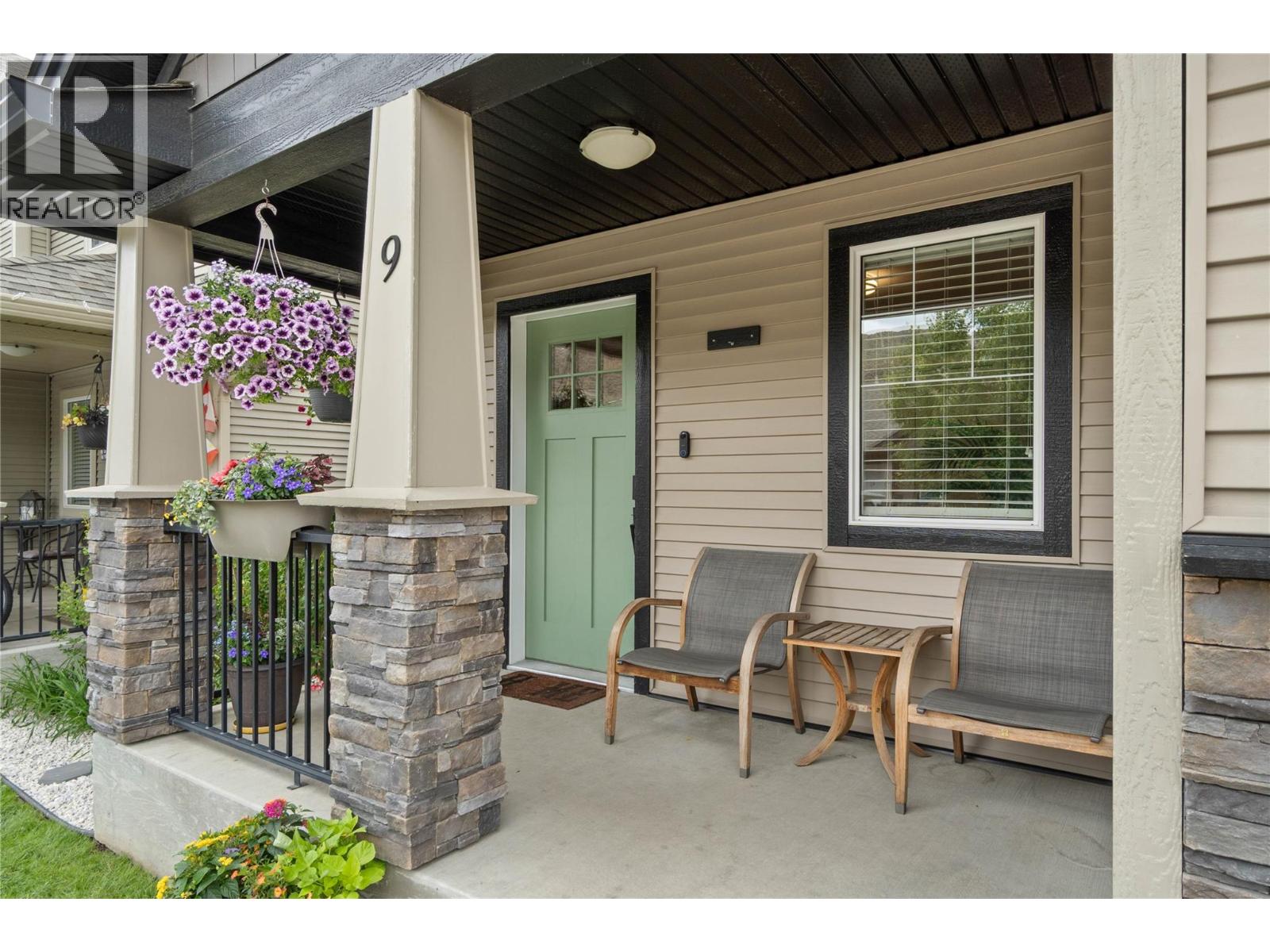 2592 Crestline Street Unit# 9, Kamloops, British Columbia  V2B 0E7 - Photo 3 - 10400748