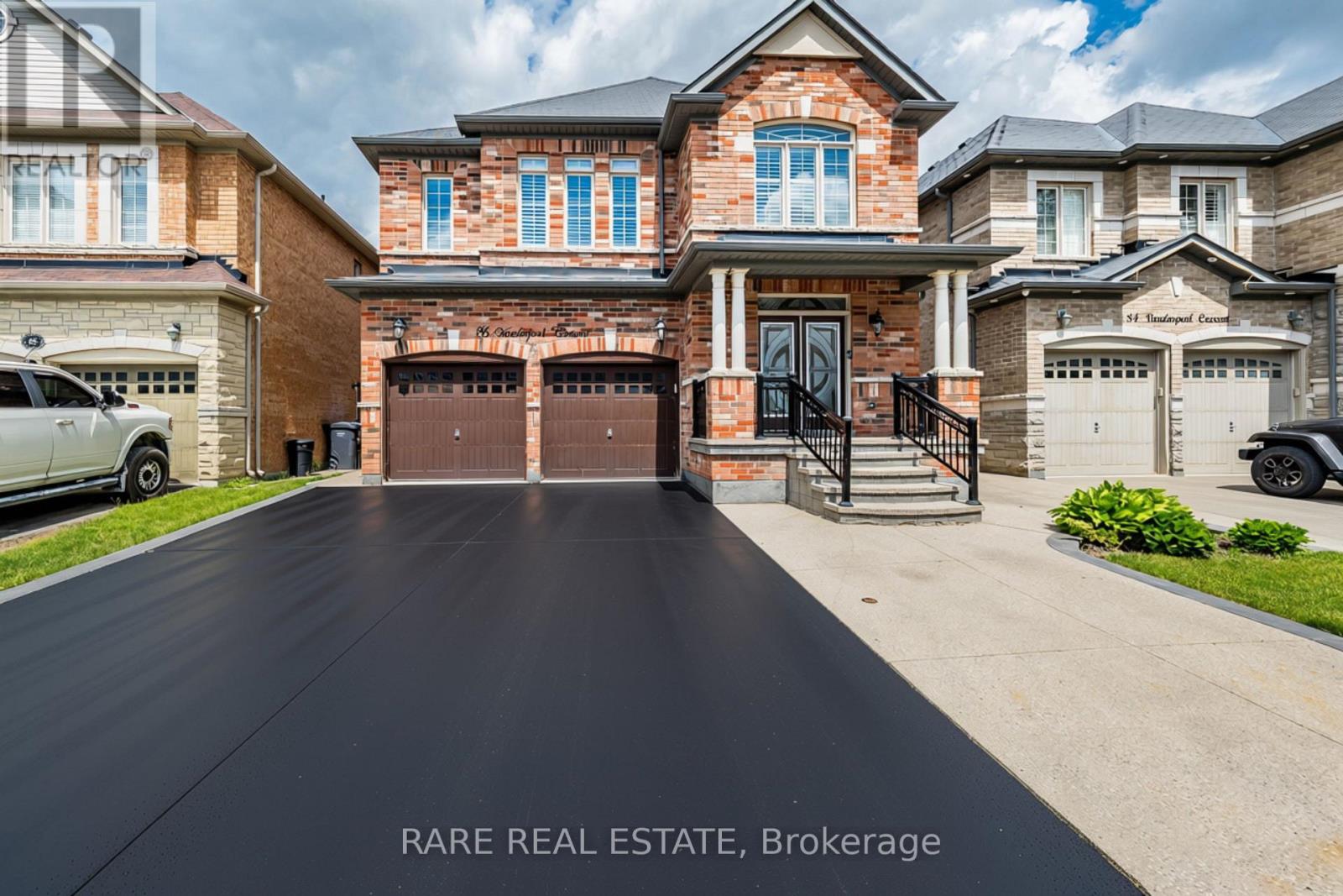 86 Vanderpool Crescent, Brampton, Ontario  L6P 3W7 - Photo 3 - W13792880