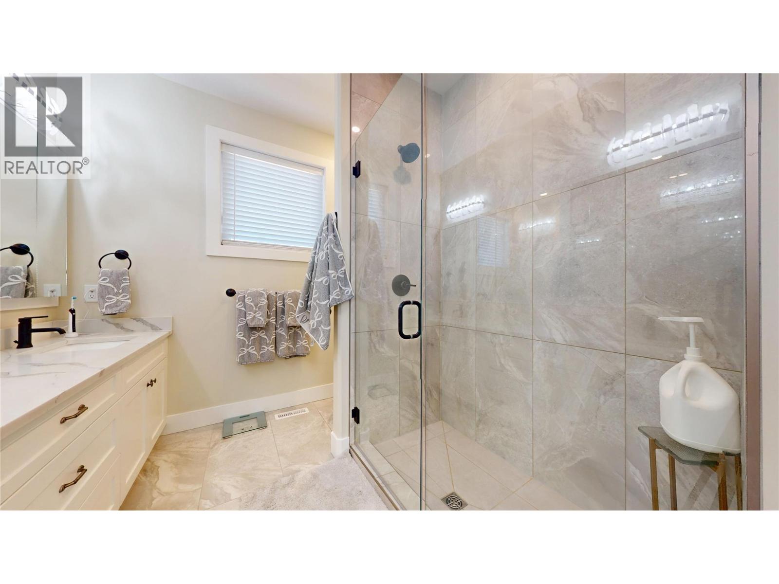 217 Shadow Mountain Boulevard, Cranbrook, British Columbia  V1C 0C6 - Photo 16 - 10401026