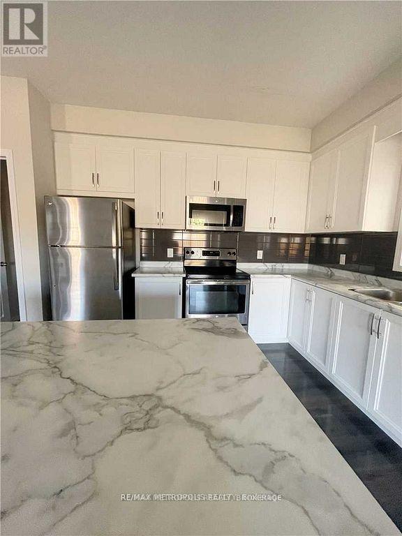 668 Blair Creek Drive, Kitchener, Ontario  N2P 0E7 - Photo 7 - X13792582