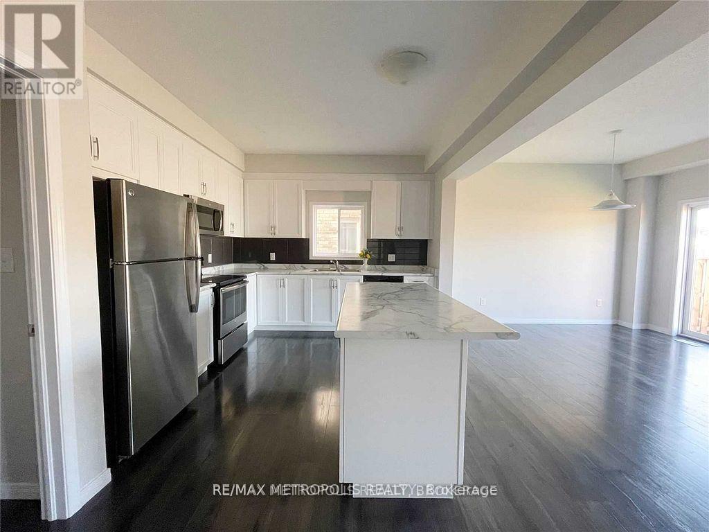 668 Blair Creek Drive, Kitchener, Ontario  N2P 0E7 - Photo 5 - X13792582