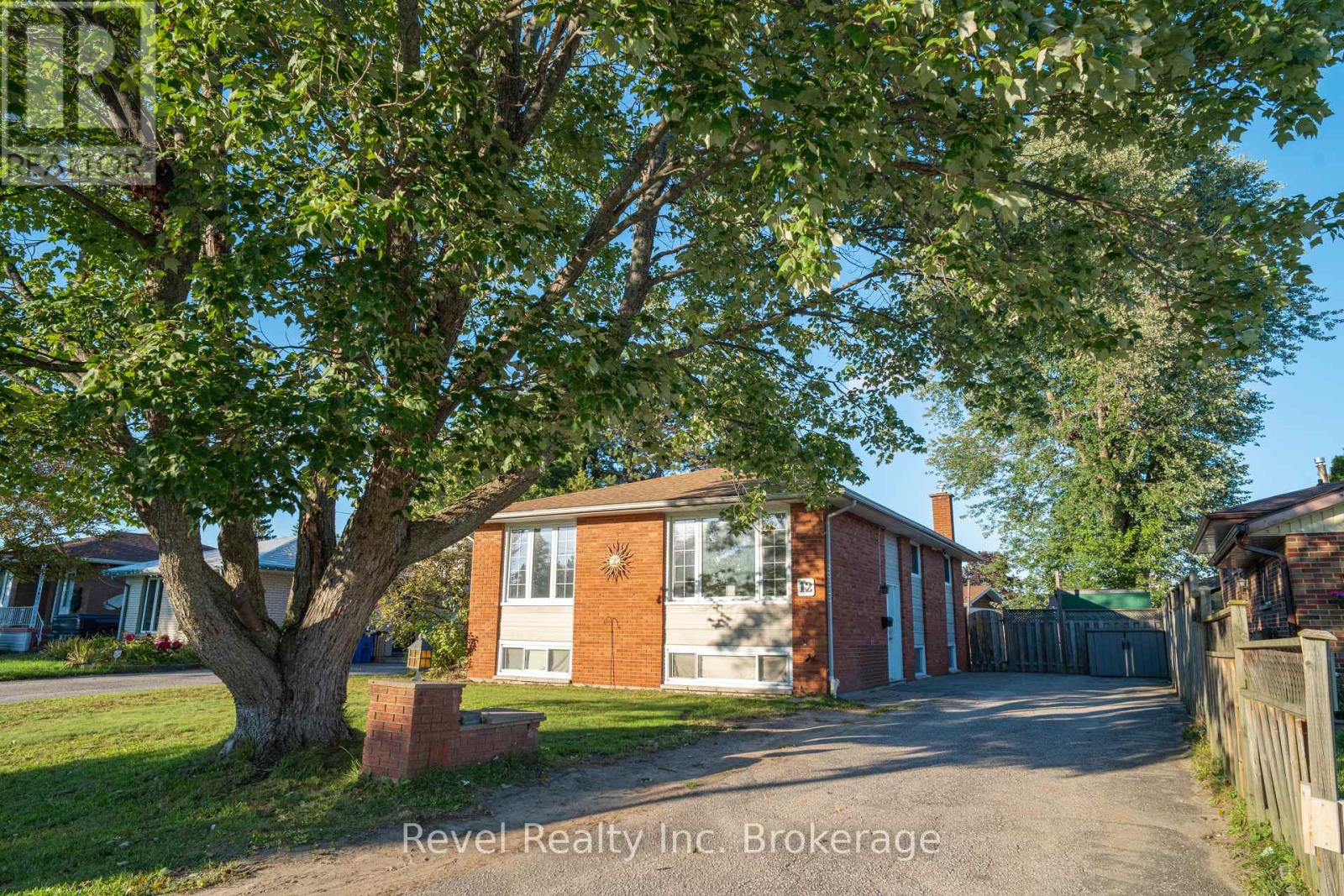 12 NIGHTINGALE DRIVE photo 1